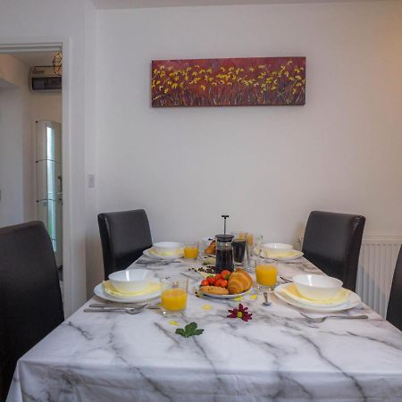 Modern 2 Bed House With Parking And Garden Villa Нотингам Екстериор снимка